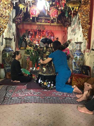 Đồng Khôn Bóng Ngoan Đồng Quan Bóng Thánh Và Sự Thật Về Ốp Nhập